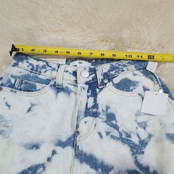 NWT BP. Destroyed High Rise Blue Bleach Dyed Jean Shorts size 23" - Picture 8 of 10